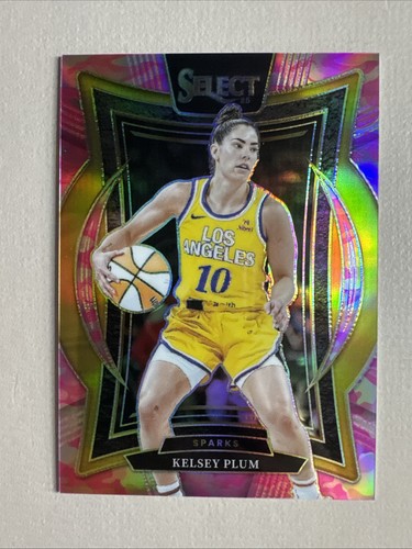 2025 WNBA Panini Select Kelsey Plum #31 Prizm 56/175 Pink Camo Concourse