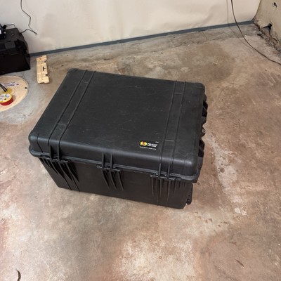 Pelican 1660 Protector Case | 31.59 x 22.99 x 19.48 in | Black