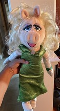 Disney Store Miss Piggy 20" Plush Doll Muppets Most Wanted Green Dress Gown NWOT