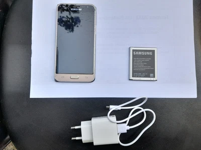 Smartphone Samsung Galaxy J3 - Photo 1/3