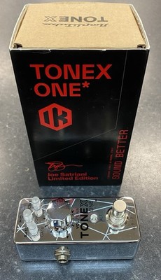 IK Multimedia Tonex One. Limited Edition Joe Satriani Silver MC 89694 