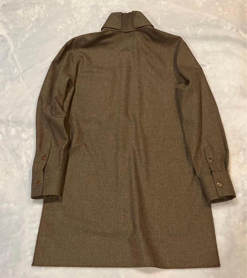 CHAQUETA DE FRANELA USADA [EXCELENTE ESTADO CON ETIQUETAS] FENDI MEZCLA CACHEMIR, TALLA Foto 2 de 4