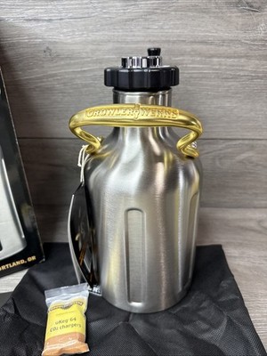 GrowlerWerks uKeg 64oz Stainless Steel Pressurized Beer Growler