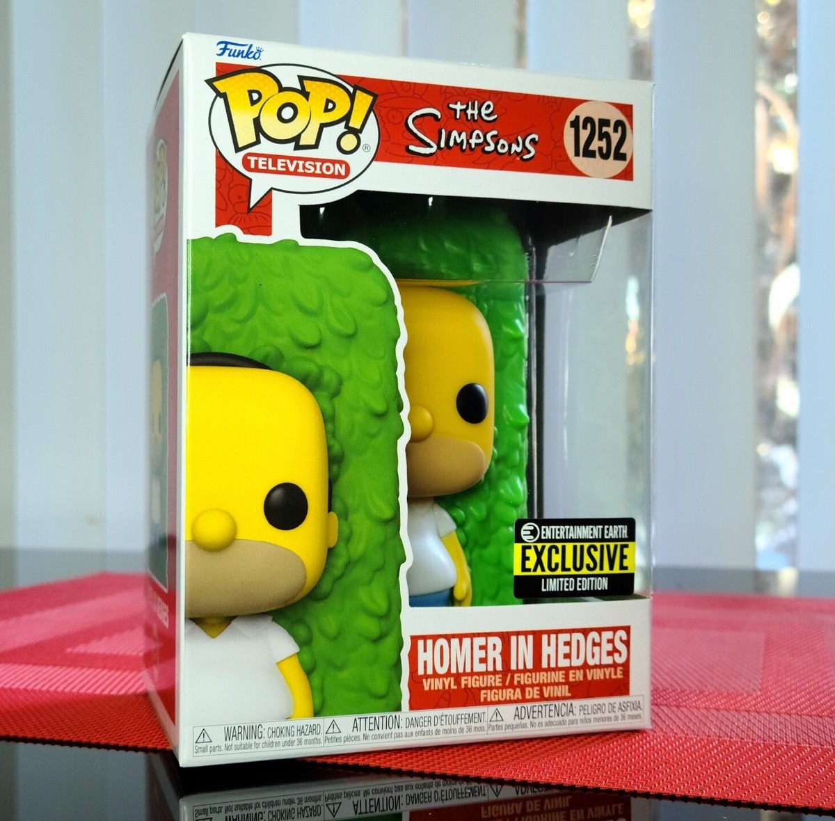 Funko Pop! The Simpsons Homer in Hedges Meme Vinyl Figure - EE  display picture 1