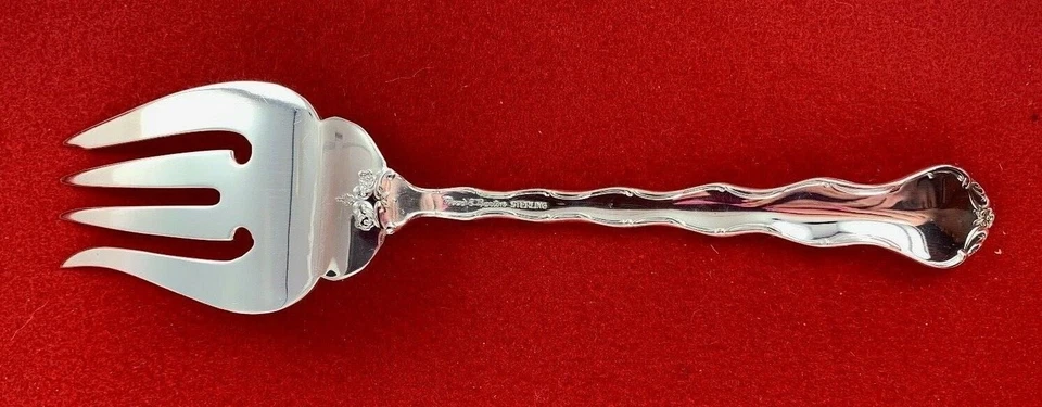 Вилка сервировочная Reed & Barton Tara из чистого серебра без монограммы 8,25 дюйма - Изображение 2 из 2