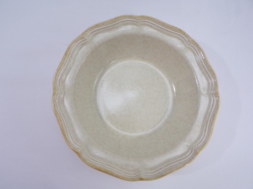 Mikasa Country Charm Large Serving Bowl Japan Beige Gold Scallop Edged FG000 b23 - Picture 2 of 5