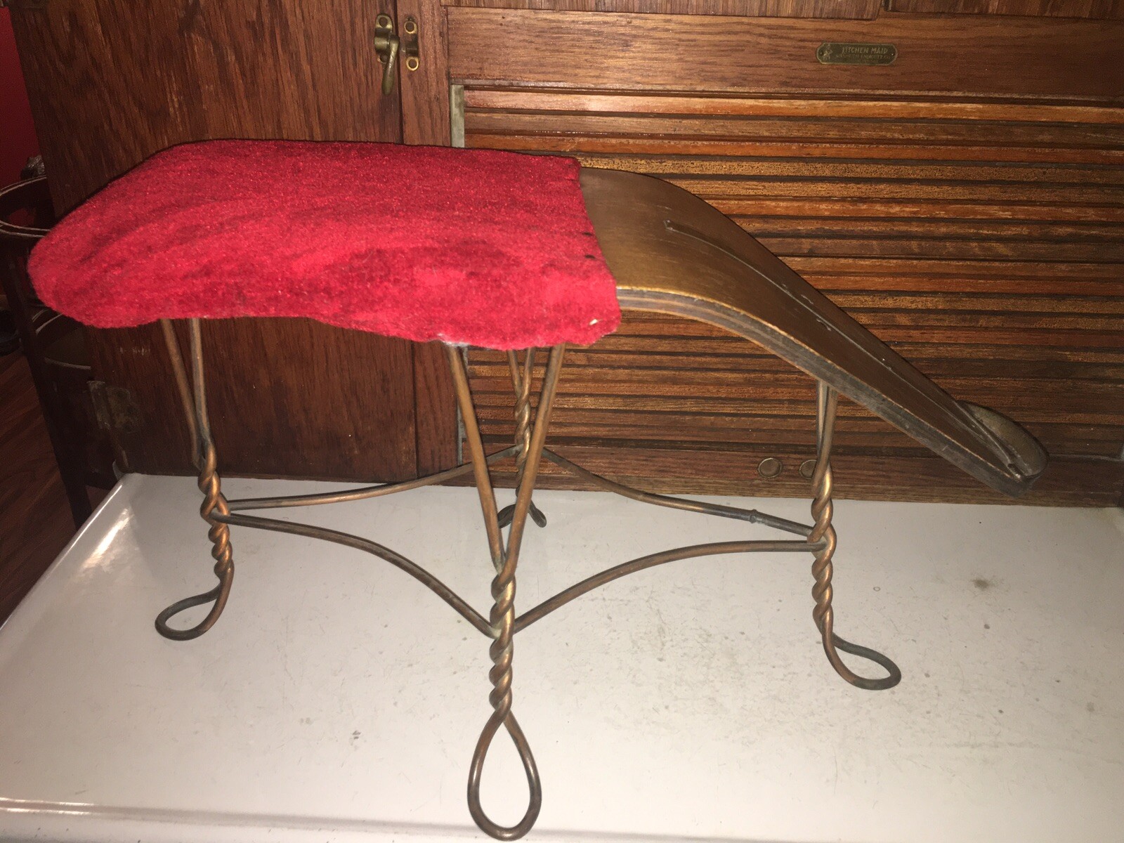 Antique Great Northern Chair Co., Chicago IL Shoe Store Fitting Stand