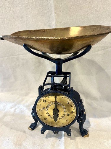 Late 19th Century TURNBULL’S FAMILY SCALE with Brass Pan. 16 lbs by ounce.