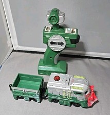 GeoTrax Green Alpine Will Christmas Engine Remote Control Train Snow Plow Read