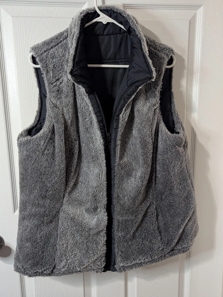 KC Collection Reversible Vest Black/Gray Faux Fur Women's Size XL  - Image 4 of 4
