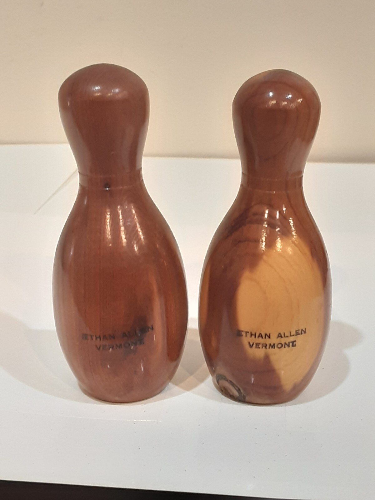 VINTAGE ETHAN ALLEN VERMONT WOODEN BOWLING PINS SALT n PEPPER SHAKERS
