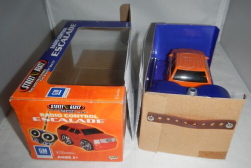 Street Beatz Radio Control 2005 Cadillac Escalade RC Car Truck - Picture 3 of 7