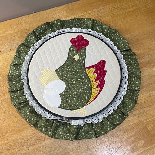 Vtg Farmhouse Quilted Chicken Wall Hanging Hoop Art Green Floral Ruffle 18.5"