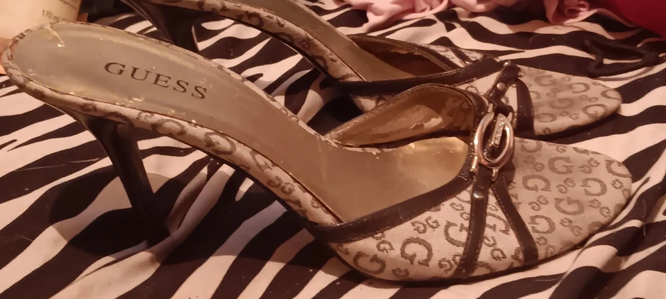 Guess Slip On Kitten Heels Tan (Used) Size 6 - Image 2 of 4