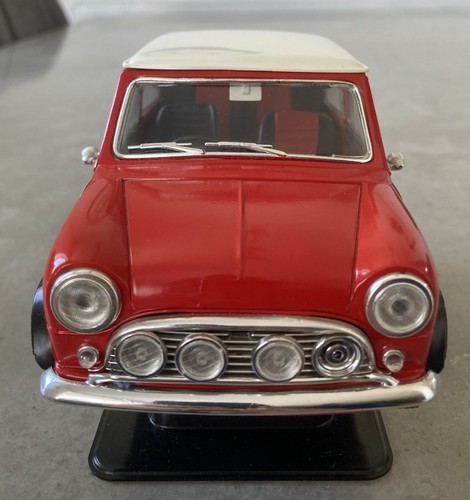 Solido Mini Cooper S 1964 Scale Model Car 1:16 Red - Picture 2 of 8