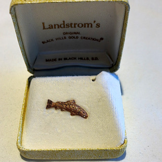 Landstrom's Black Hills Gold 10k Gold Fish Tie Tack Stickpin Men's No Stone