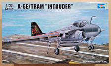 15-02250 TRUMPETER 1:32 Scale GRUMMAN A-6E/TR...