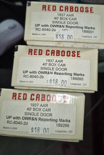HO Red Caboose RC-80402 Lote de 3 Union Pacific 1937 AAR SD Boxcars Kits Nuevo en Caja TS1 | Condition: New