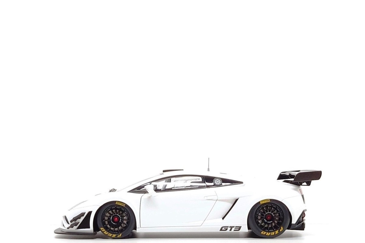 AUTOart 1:18 Lamborghini Gallardo GT3 FL2 in White | eBay