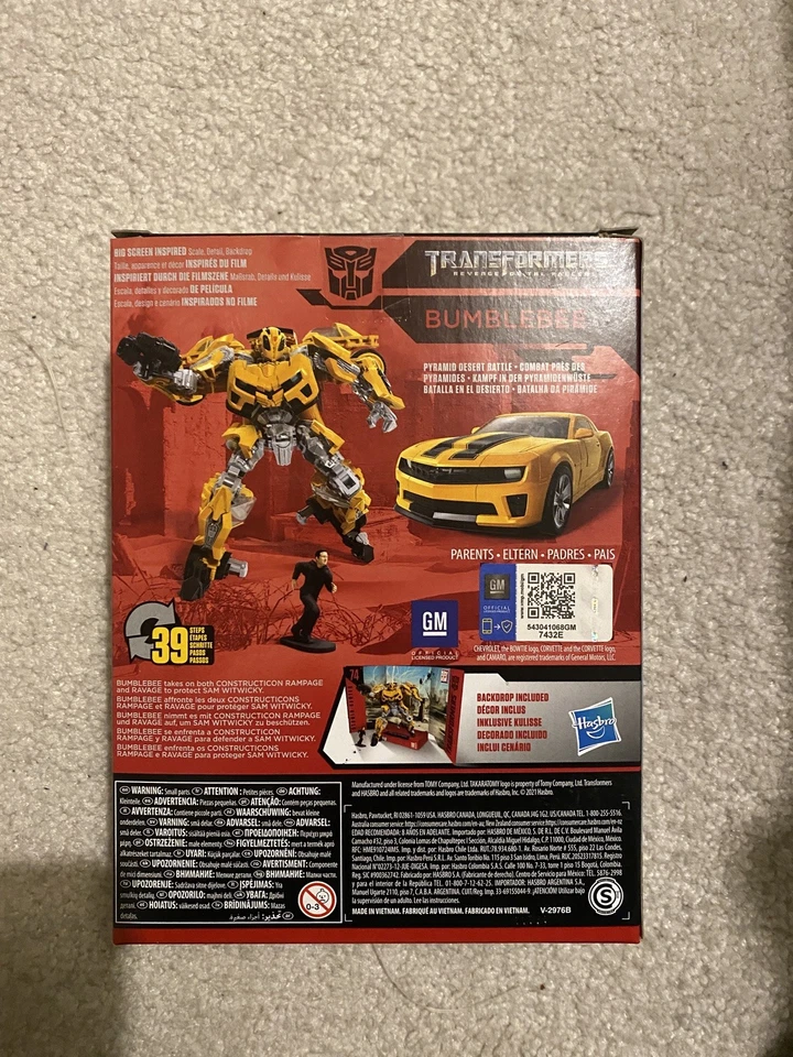 Transformers Studio Series #74 Deluxe Revenge of the Fallen BUMBLEBEE & Sam - Image 2 of 4