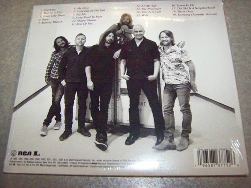 THE ESSENTIAL FOO FIGHTERS 19 TRACK U.S CD BRAND NEW - Picture 2 of 2