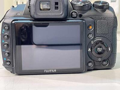 富士フイルム FinePix HS20EXR 美品 新製品レビュー：富士フイルムFinePix HS20EXR - デジカメ Watch
