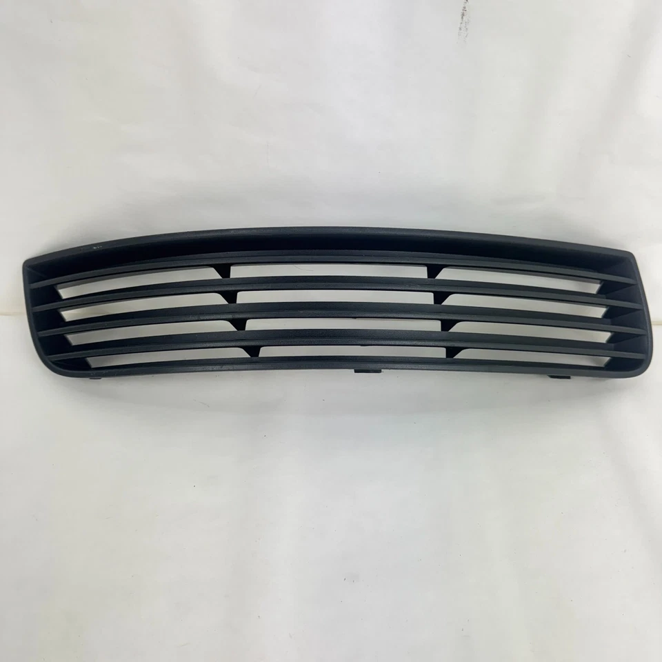 Grelha de para-choque externa inferior direita dianteira cobalto Chevrolet 2005 - 2008 fabricante de equipamento original 15246806 - Imagem 2 de 4