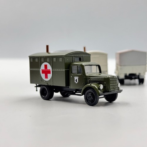 Colección de coches (4 piezas) Juego de transporte hospitalario de campaña - Ambulancias del ejército alemán - Imagen 5 de 10