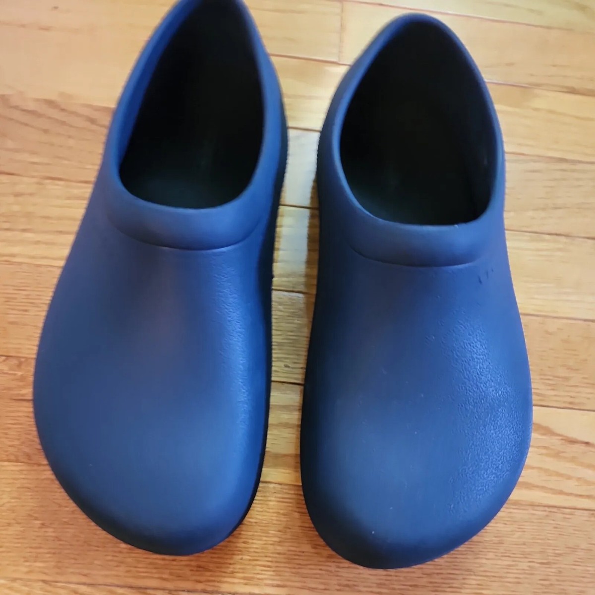 EUC Mens Crocs Size 11M Rubber Double Strap Logo Crocs Yukon Two-Strap Sandal - Mahogony/Mahogony - Mens  main image 2