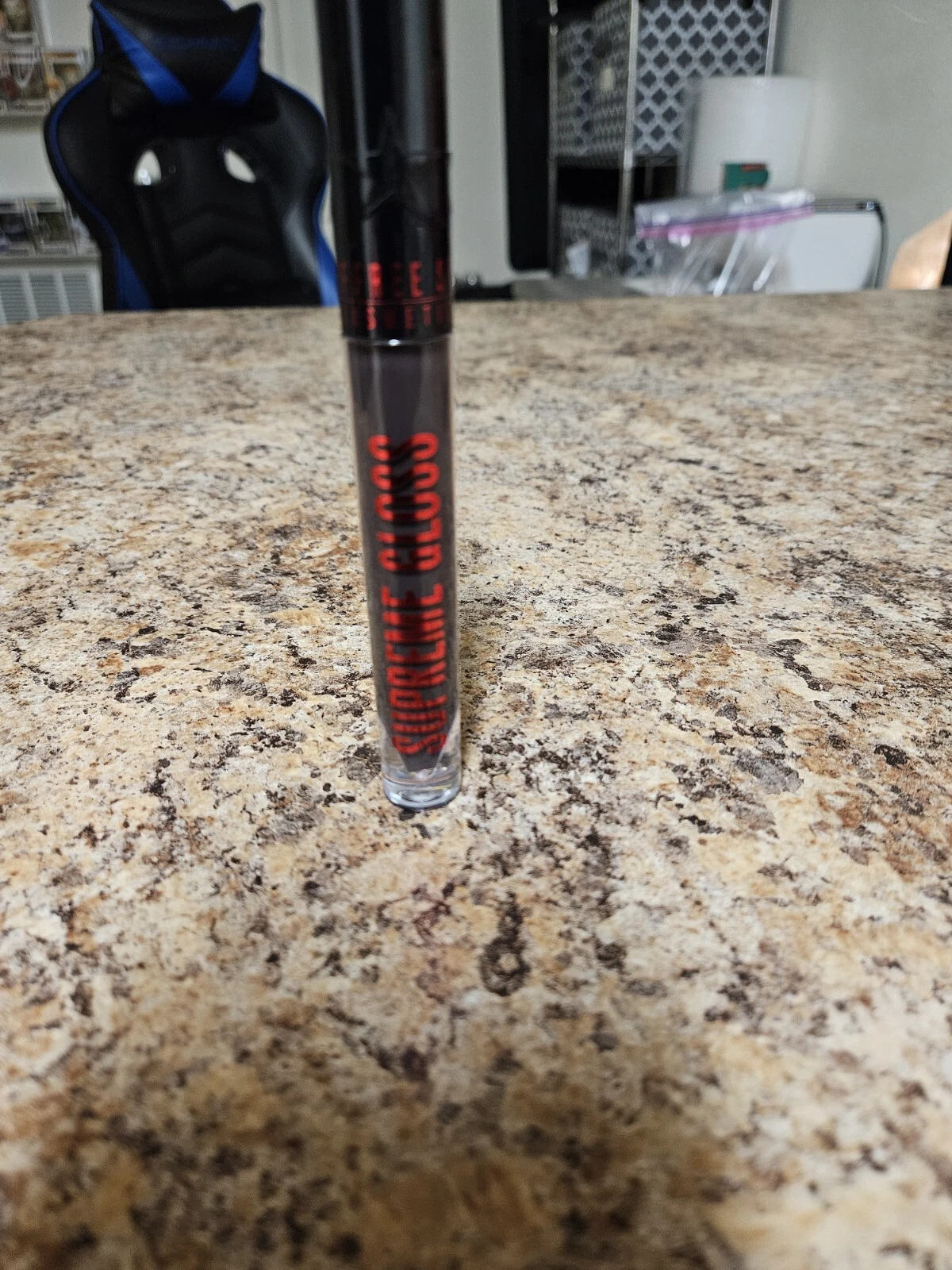 Jeffree Star Supreme brillant à l'ombre dans un endroit sombre (neuf sans boîte)
