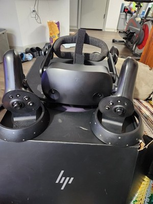 HP Reverb G2 Virtual Reality Headset - Black (1G5U1AA#ABA