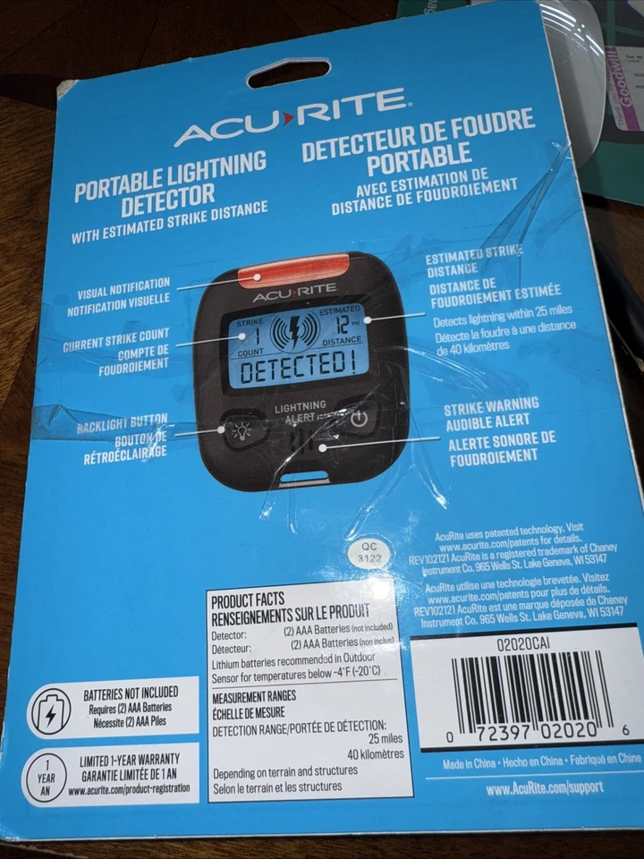 Detector de rayos portátil 02020 negro, 21/2L X 1W X 23/4H Foto 2 de 2