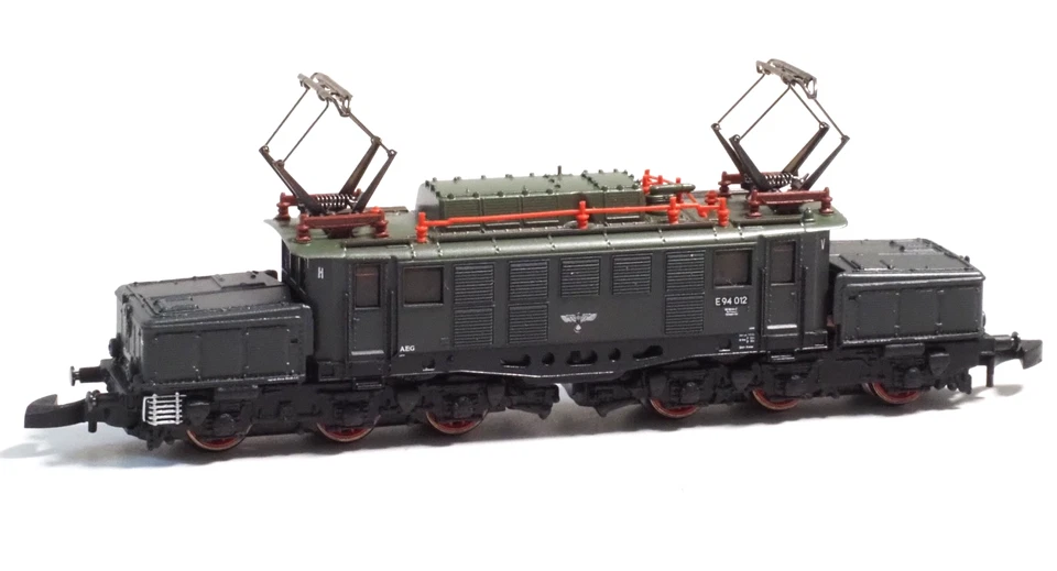 88224 Marklin Z-scale Heavy Electric Locomotive E94 5 Pole Motor & LED Crocodile - Image 2 of 4