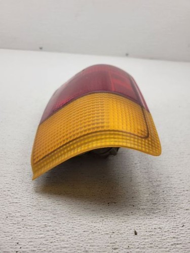 Toyota 4 RUNNER Rear Driver Left Tail Light Fits 1989-1995 OEM - Picture 4 of 9