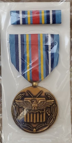 EE. UU. Juego de medallas y cintas expedicionarias Forces Global War on Terrorism USGI con caja - Imagen 2 de 4