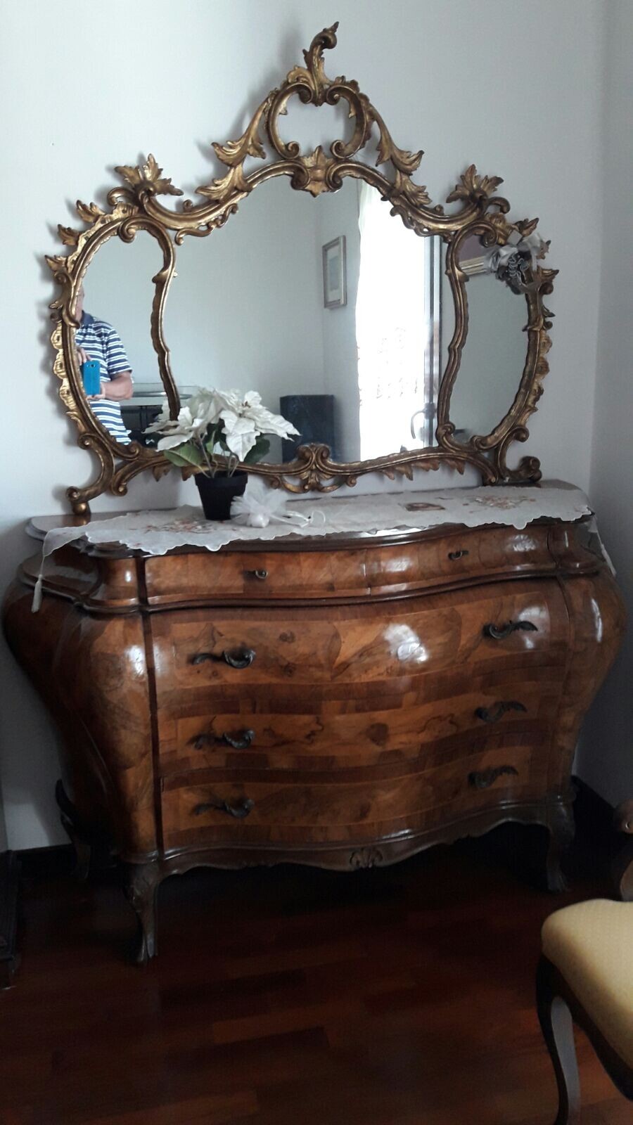 Foto 1 di 10
