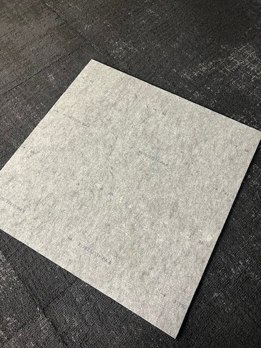 Alfombra EGE ReForm Construcción Hormigón Negro Cálido 96x96cm Auslegware 180 - Imagen 3 de 3