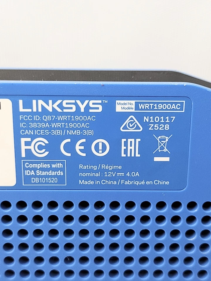 Linksys WRT1900 AC Dual Band Wi Fi Router - Image 3 of 3