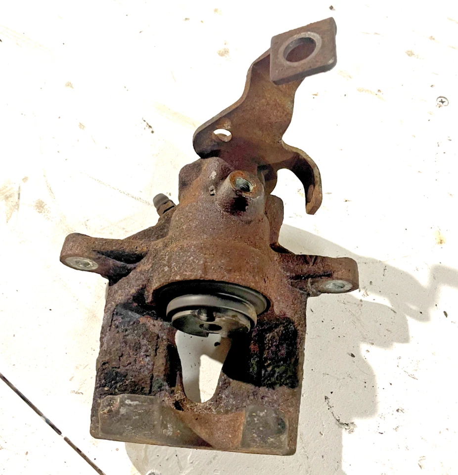 Pinza de freno trasera Renault Master MK2 1998 - 2003 2,5 pasajeros N/S BOSCH OEM Foto 4 de 4