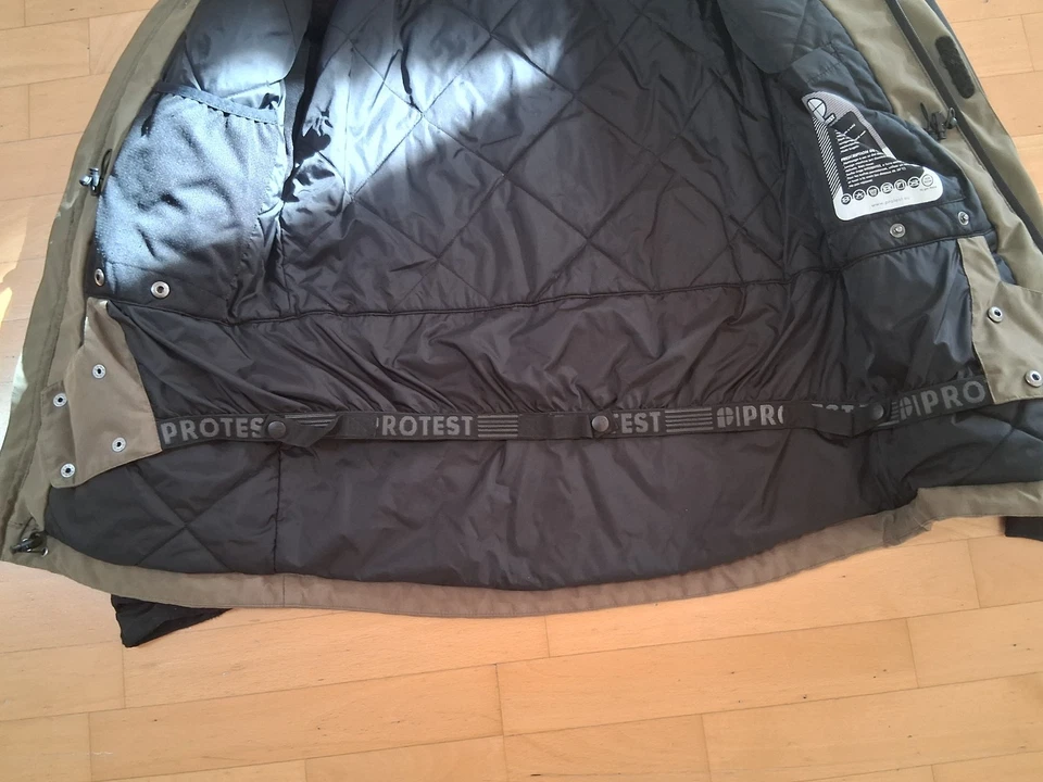 Protest Winter - Ski Jacke schwarz/olive Gr. Small - Bild 3 von 4