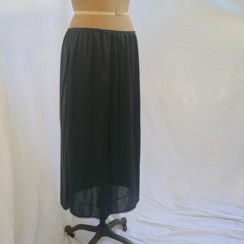 VASSARETTE Black Half Slip Skirt Petticoat LACE Nylon XL Style 11-122 EUC - Picture 2 of 8