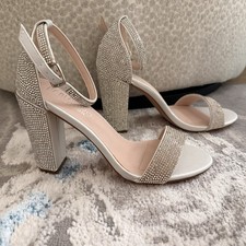 Brand New Wedding Heels De Blossom Size 7 White