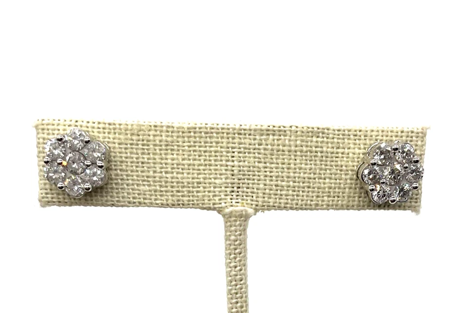 Серьги-гвоздики унисекс из чистого 14-каратного белого золота с кластером натуральных бриллиантов 1,80 карата - Изображение 3 из 4