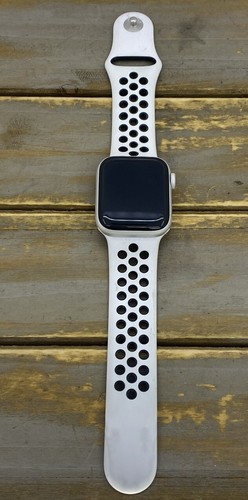 Apple Watch SE (2nd Generation) 40mm Starlight - A2722 - Locked / As-Is - Zdjęcie 7 z 7