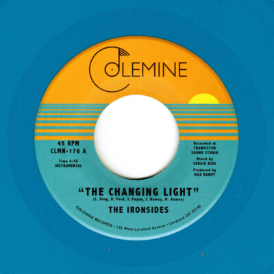 The Ironsides - Changing Light  (7'', Blu) (Mint (M)) - 2194290125