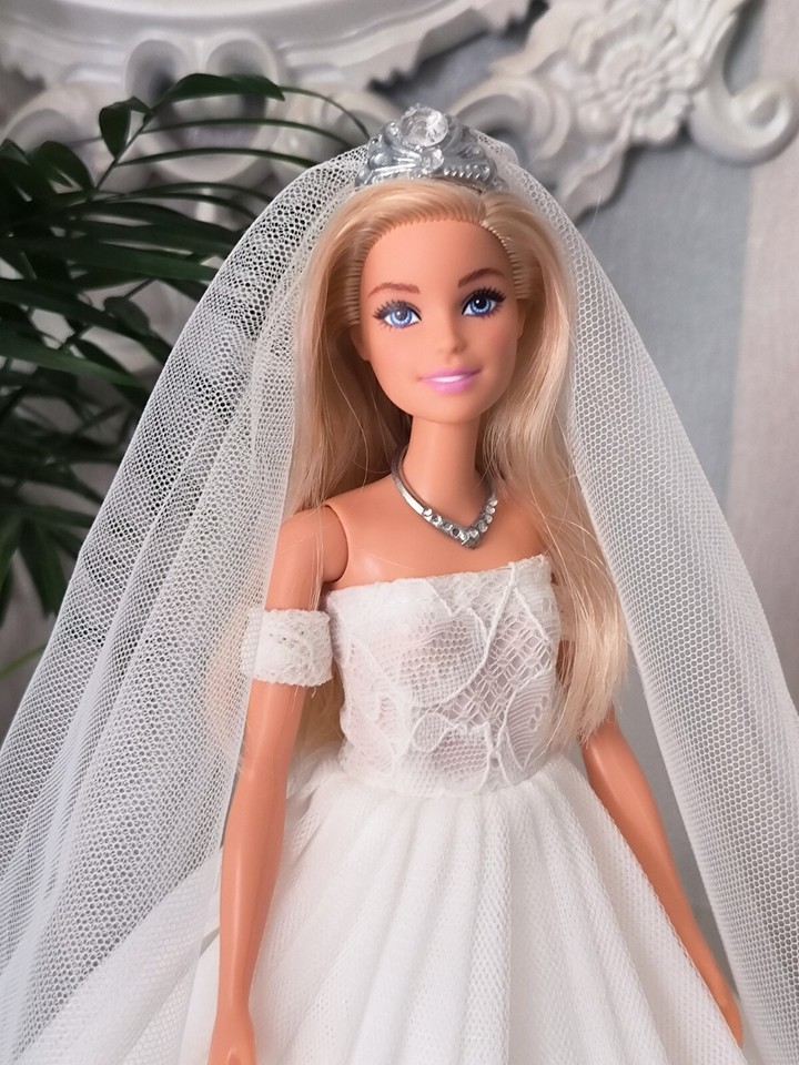 BEAUTIFUL BARBIE BRIDE DOLL IN WEDDING GOWN DRESS WHITE WITH VEIL eBay