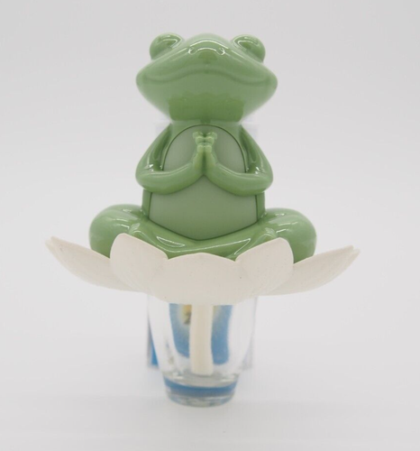 (1) Bath & Body Works Green Yoga Frog Lily Pad Light Up Wallflower Plugin - Picture 2 of 11