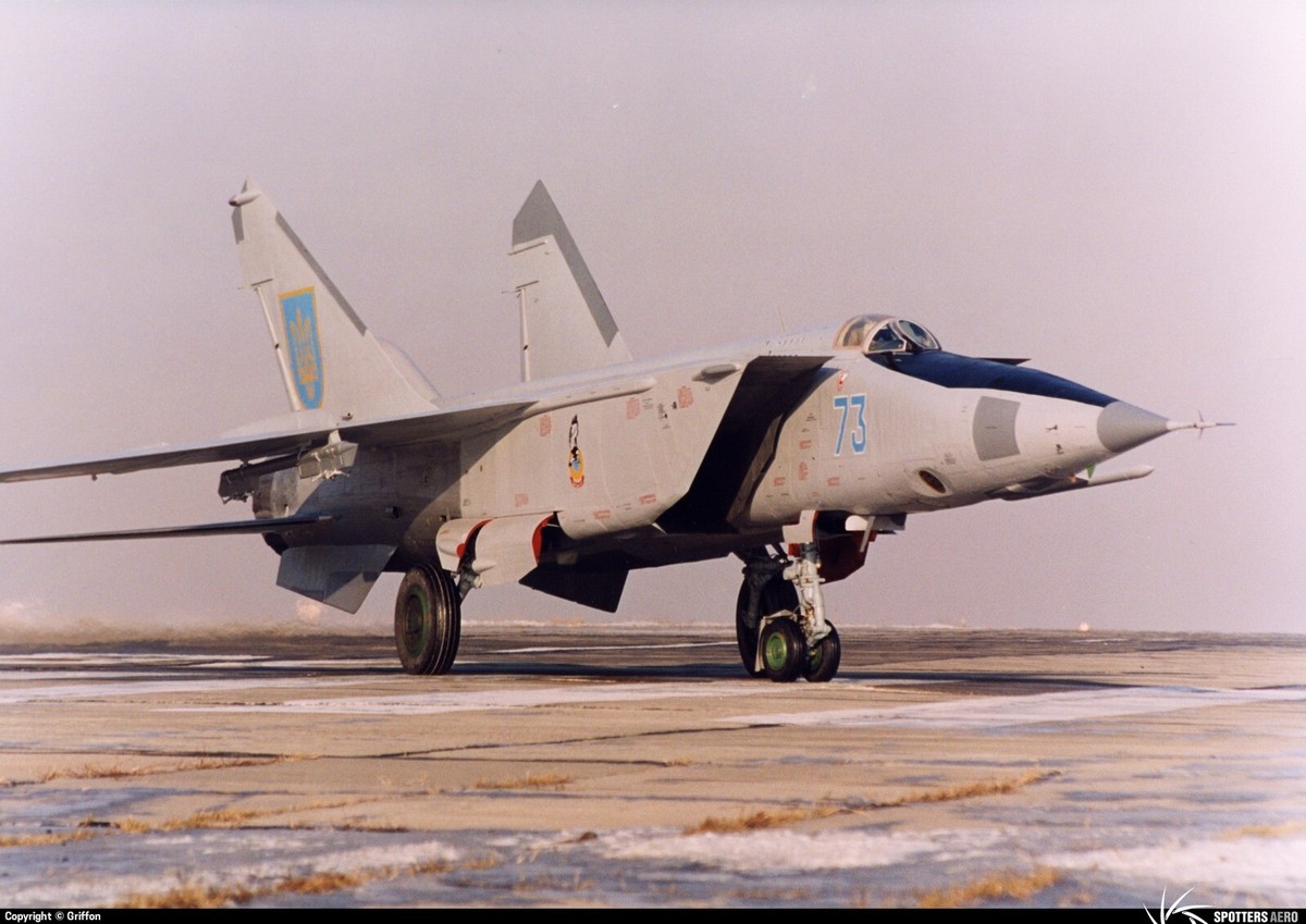 ver.2 MiG-25 Aircraft clock stand military aviation Air Force