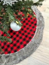 Buffalo Plaid Christmas Tree Skirt - Large 48" Diameter, Red and Black, Grey Fur