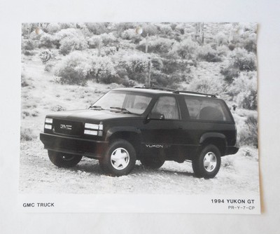 1994 GMC JIMMY YUKON GT   TRUCK DEALER PRESS KIT PHOTO ORIGINAL  8X10 GM